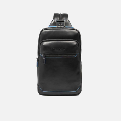 Borsello monospalla con portabilità a zaino Piquadro Blue Square Nero