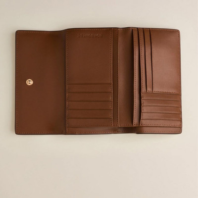 Portafoglio donna orizzontale con patta medio borbonese Cuoio